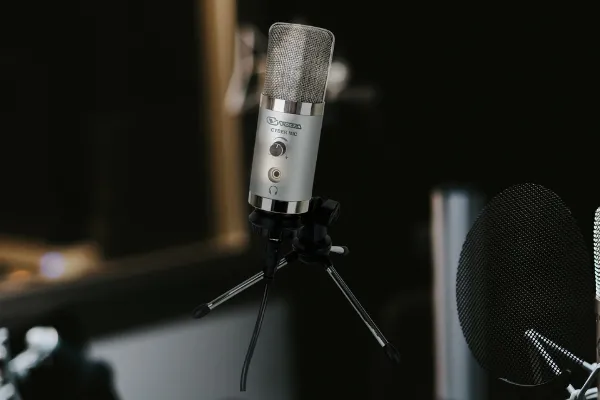 Студийный микрофон с USB-интерфейсом VOLTA CYBER MIC Студийный микрофон с USB-интерфейсом VOLTA CYBER MIC