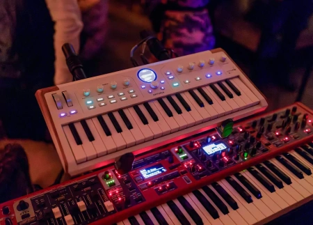 Купить Arturia AstroLab 37 White по выгодной цене в Самаре